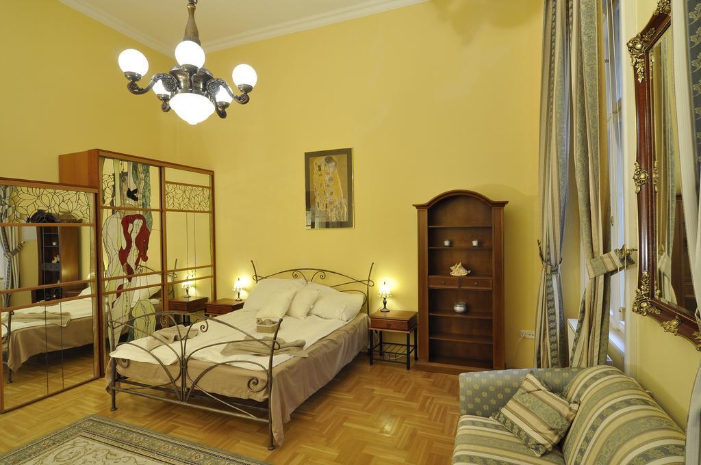 Charming Art Deco Flat Apartment Budapest Room photo